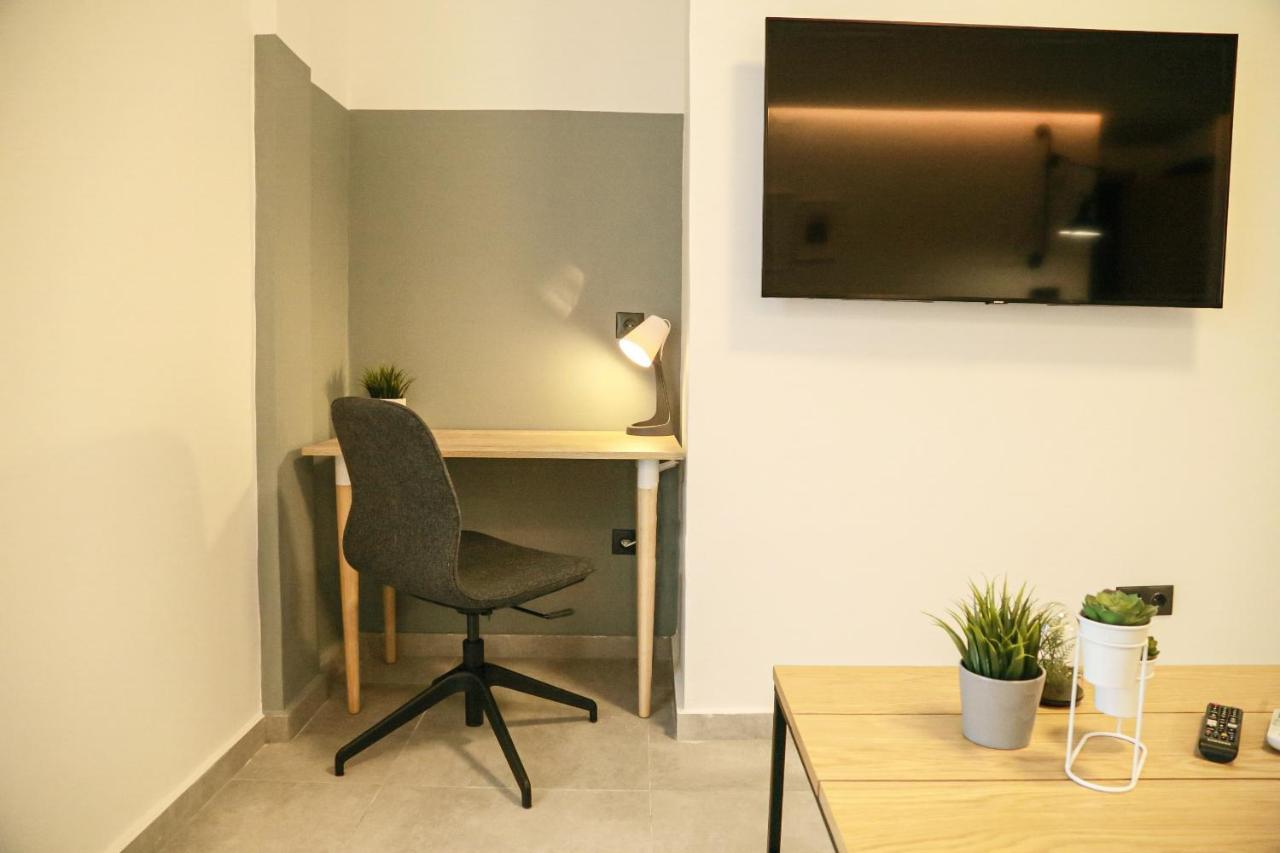 Urban Apartment *